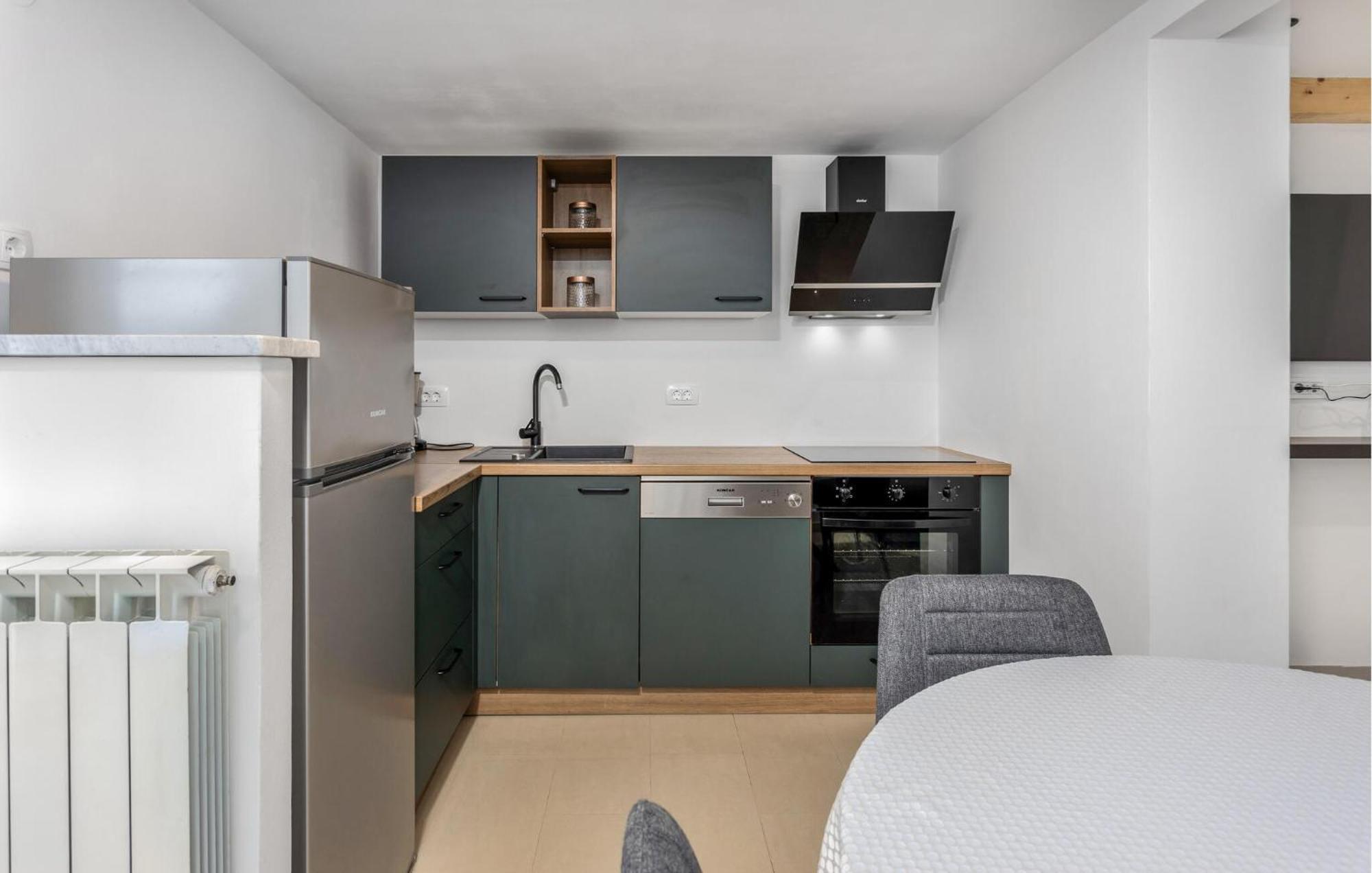 Gorgeous Apartment In Brsec With Kitchen المظهر الخارجي الصورة